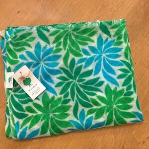 100% Wool Scarf made in India by Swedish Non-Profit Vi-Skogen